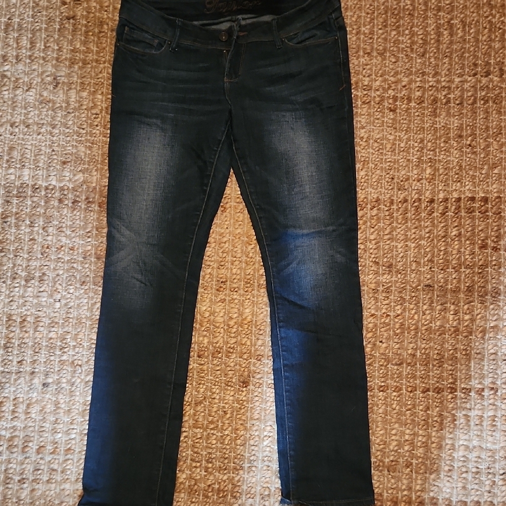 Y2K Vintage dELiA*s Dk Blue Skinny Jeans with Natural Fading Size 7/8s Like New